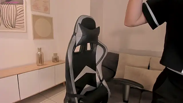 EllaClark online show from October 16, 5:47 pm