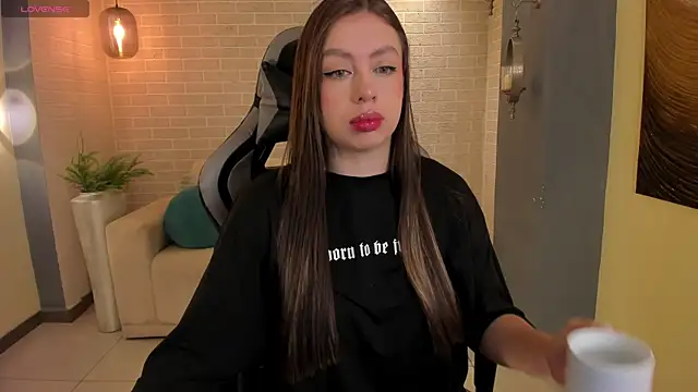 EllaClark online show from October 19, 11:00 am