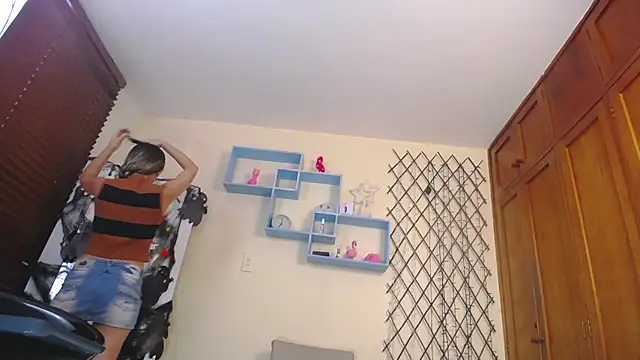 NicoleSantana online show from October 9, 9:35 pm