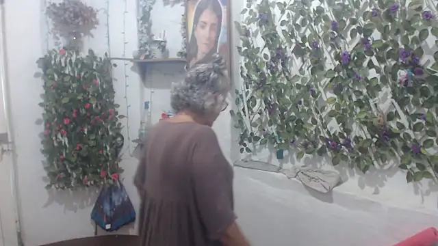 FunnyGrandma online show from November 10, 10:20 pm