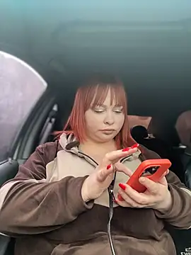 Snapshot of Model9798 chatting on February 15, 8:24 am Model9798 online show from February 15, 8:24 am