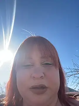 Snapshot of Model9798 chatting on February 22, 11:20 am Model9798 online show from February 22, 11:20 am