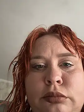 Snapshot of Model9798 chatting on February 26, 7:40 am Model9798 online show from February 26, 7:40 am