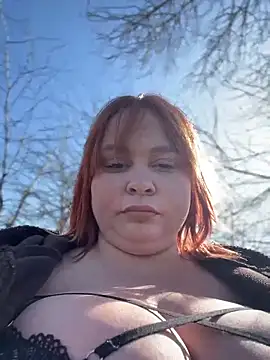 Snapshot of Model9798 chatting on March 5, 8:43 am Model9798 online show from March 5, 8:43 am