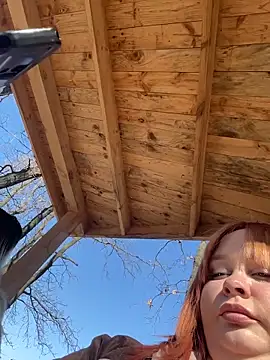 Snapshot of Model9798 chatting on March 11, 7:25 am Model9798 online show from March 11, 7:25 am