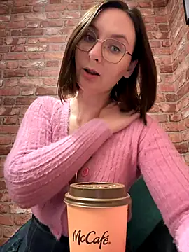 Snapshot of The_Snowwhitee chatting on October 3, 7:11 pm The Snowwhitee online show from October 3, 7:11 pm