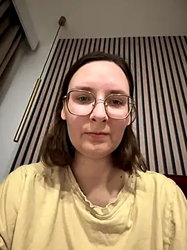 Snapshot of The_Snowwhitee chatting on November 12, 9:03 pm The Snowwhitee online show from November 12, 9:03 pm