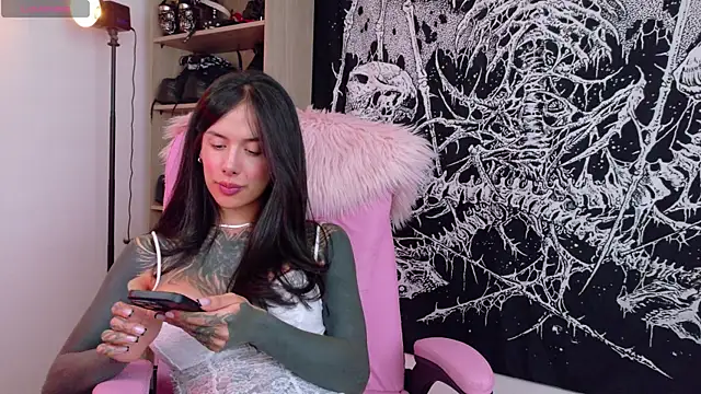 antoniaacxx online show from July 8, 6:23 pm
