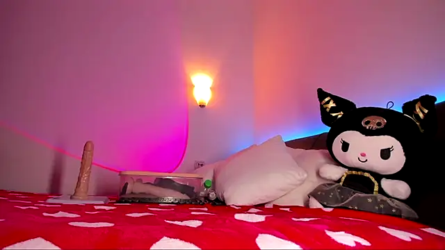 Snapshot of LizaLoveness chatting on February 7, 1:47 am LizaLoveness online show from February 7, 1:47 am