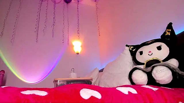 Snapshot of LizaLoveness chatting on February 11, 4:11 am LizaLoveness online show from February 11, 4:11 am