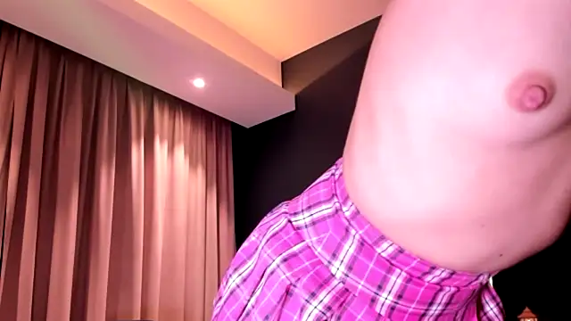 Snapshot of LizaLoveness chatting on February 25, 11:03 pm LizaLoveness online show from February 25, 11:03 pm