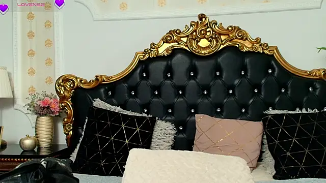Snapshot of AleshaArabian chatting on March 20, 5:01 am AleshaArabian online show from March 20, 5:01 am