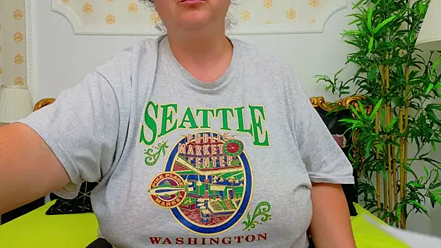 Snapshot of AleshaArabian chatting on May 11, 3:34 am AleshaArabian online show from May 11, 3:34 am