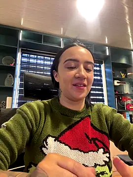 EmmyEvans1 online show from December 15, 1:26 pm