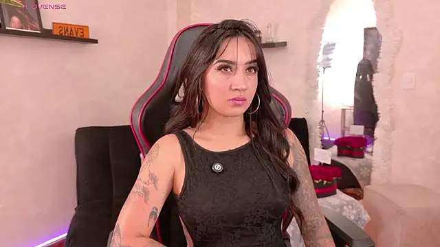 EmmyEvans1 online show from January 8, 7:38 pm