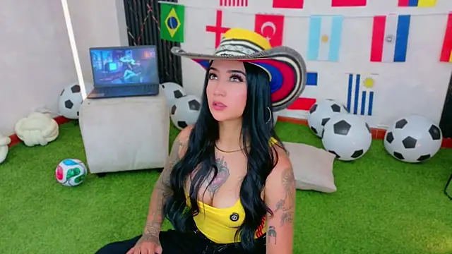 EmmyEvans1 online show from June 17, 7:26 pm
