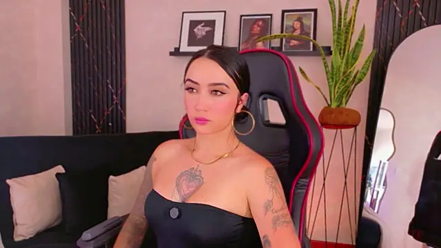 EmmyEvans1 online show from July 27, 7:32 pm
