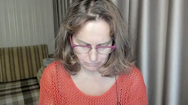 lauraoven online show from December 10, 6:06 pm