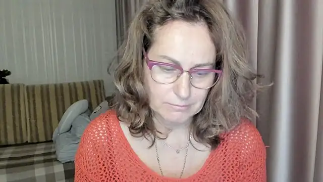 lauraoven online show from December 16, 11:01 am