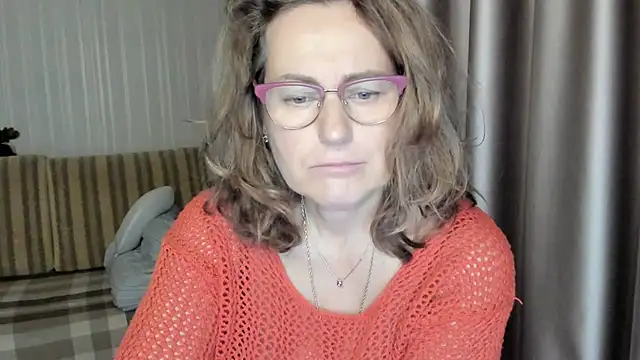 lauraoven online show from December 16, 2:05 pm