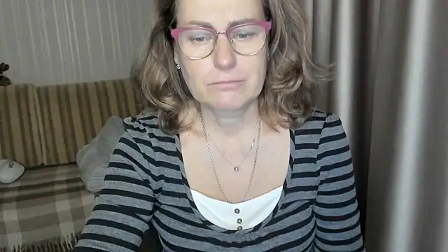 lauraoven online show from December 18, 2:06 pm