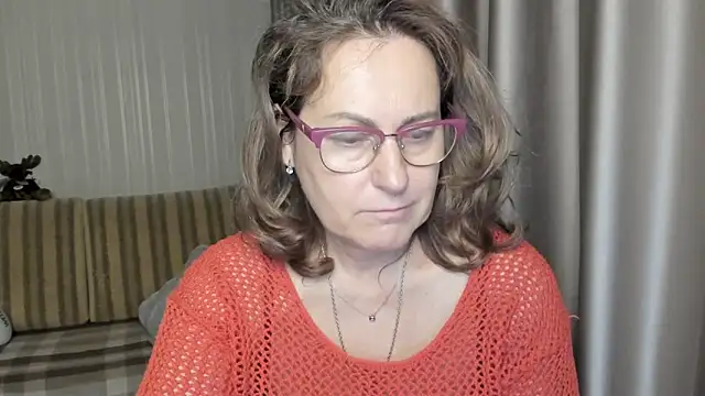 lauraoven online show from December 19, 3:30 pm