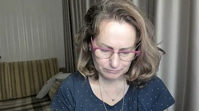 lauraoven online show from December 21, 1:53 pm