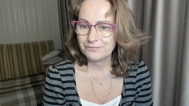 lauraoven online show from December 26, 12:16 pm