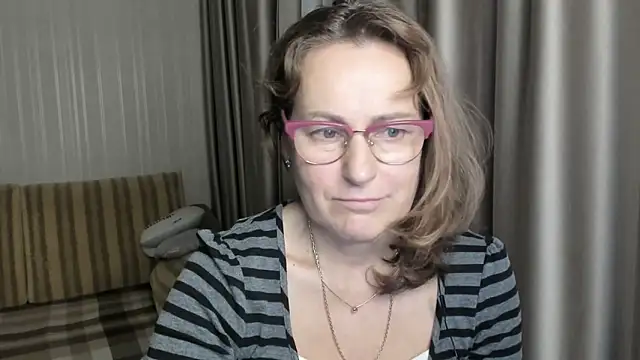 lauraoven online show from December 27, 8:13 am