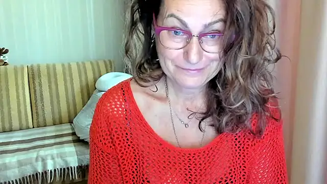 Snapshot of lauraoven chatting on October 8, 7:06 am lauraoven online show from October 8, 7:06 am