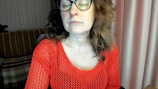 lauraoven online show from February 8, 10:40 am