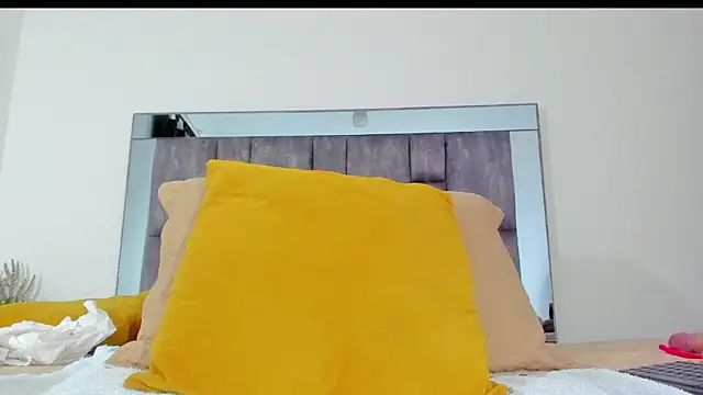 Snapshot of alyssia_ocean chatting on October 26, 12:00 pm alyssia ocean online show from October 26, 12:00 pm