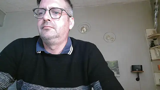matrikes1 online show from May 18, 3:18 pm