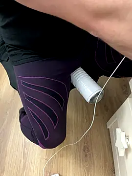 Mindnorthcam2 online show from November 30, 10:52 am