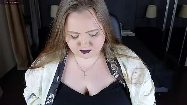 Snapshot of EMMA__CONNOR chatting on December 3, 1:41 am EMMA CONNOR online show from December 3, 1:41 am