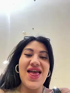 Snapshot of Wet__Bunny chatting on June 11, 6:22 am Wet Bunny online show from June 11, 6:22 am