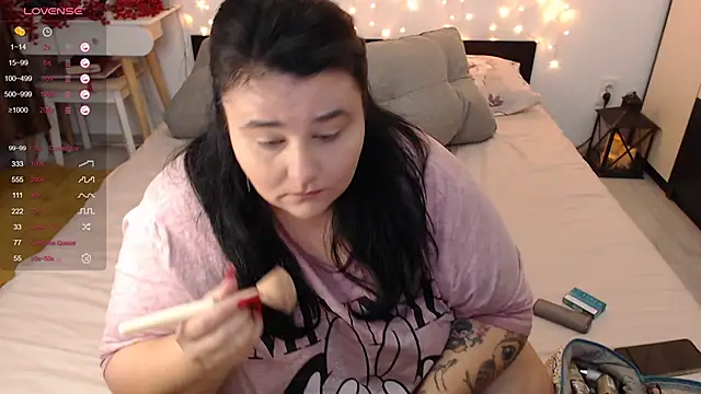 naughtykiss online show from December 8, 4:35 am