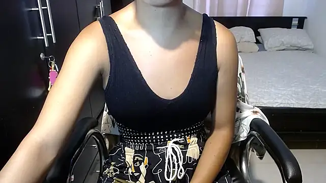 Snapshot of sensual_nataliee chatting on January 9, 7:50 pm sensual nataliee online show from January 9, 7:50 pm