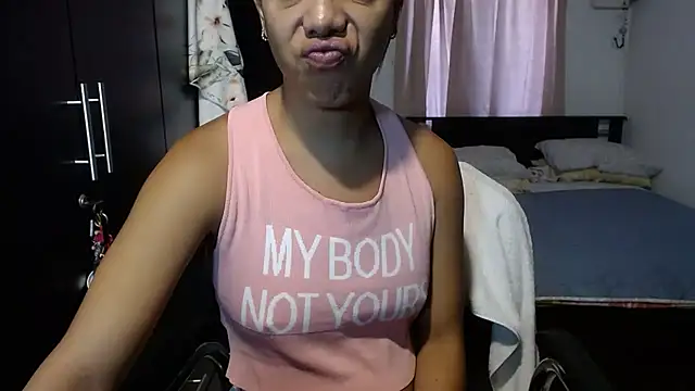 Snapshot of sensual_nataliee chatting on January 17, 3:11 pm sensual nataliee online show from January 17, 3:11 pm