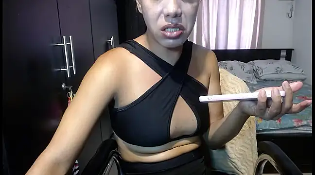 Snapshot of sensual_nataliee chatting on February 4, 6:06 pm sensual nataliee online show from February 4, 6:06 pm