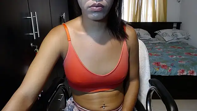 Snapshot of sensual_nataliee chatting on February 8, 7:38 pm sensual nataliee online show from February 8, 7:38 pm