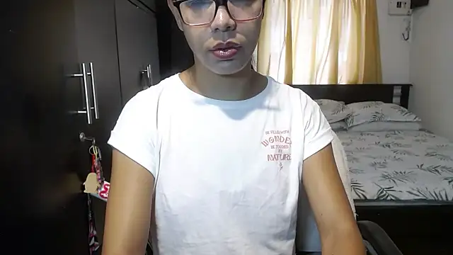 Snapshot of sensual_nataliee chatting on February 10, 2:05 pm sensual nataliee online show from February 10, 2:05 pm