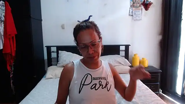 Snapshot of sensual_nataliee chatting on September 20, 2:18 pm sensual nataliee online show from September 20, 2:18 pm