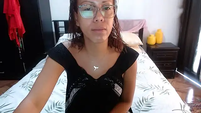 Snapshot of sensual_nataliee chatting on October 8, 1:42 pm sensual nataliee online show from October 8, 1:42 pm