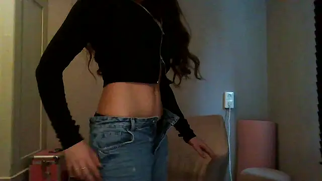 Snapshot of avajade chatting on October 14, 9:32 am avajade online show from October 14, 9:32 am