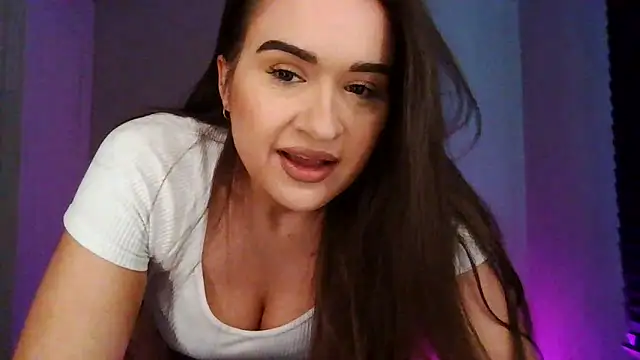 Snapshot of avajade chatting on October 22, 7:52 am avajade online show from October 22, 7:52 am