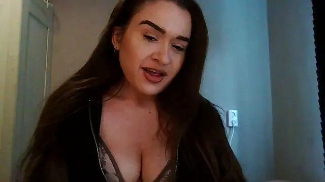 Snapshot of avajade chatting on October 24, 9:28 am avajade online show from October 24, 9:28 am