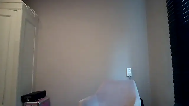 Snapshot of avajade chatting on November 19, 11:21 am avajade online show from November 19, 11:21 am