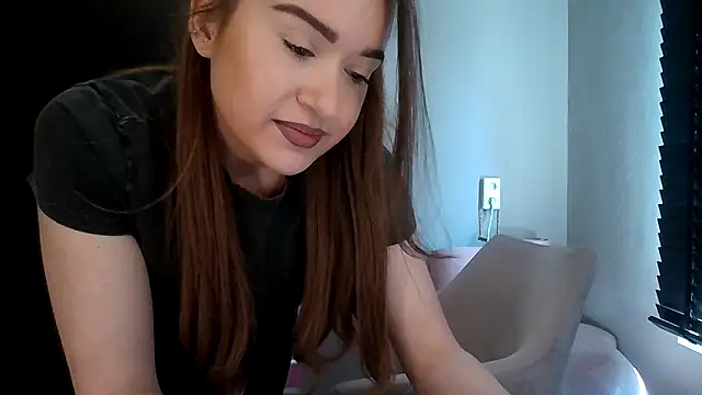 Snapshot of avajade chatting on March 5, 11:17 am avajade online show from March 5, 11:17 am