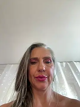 Snapshot of Alimela chatting on June 2, 10:06 am Alimela online show from June 2, 10:06 am